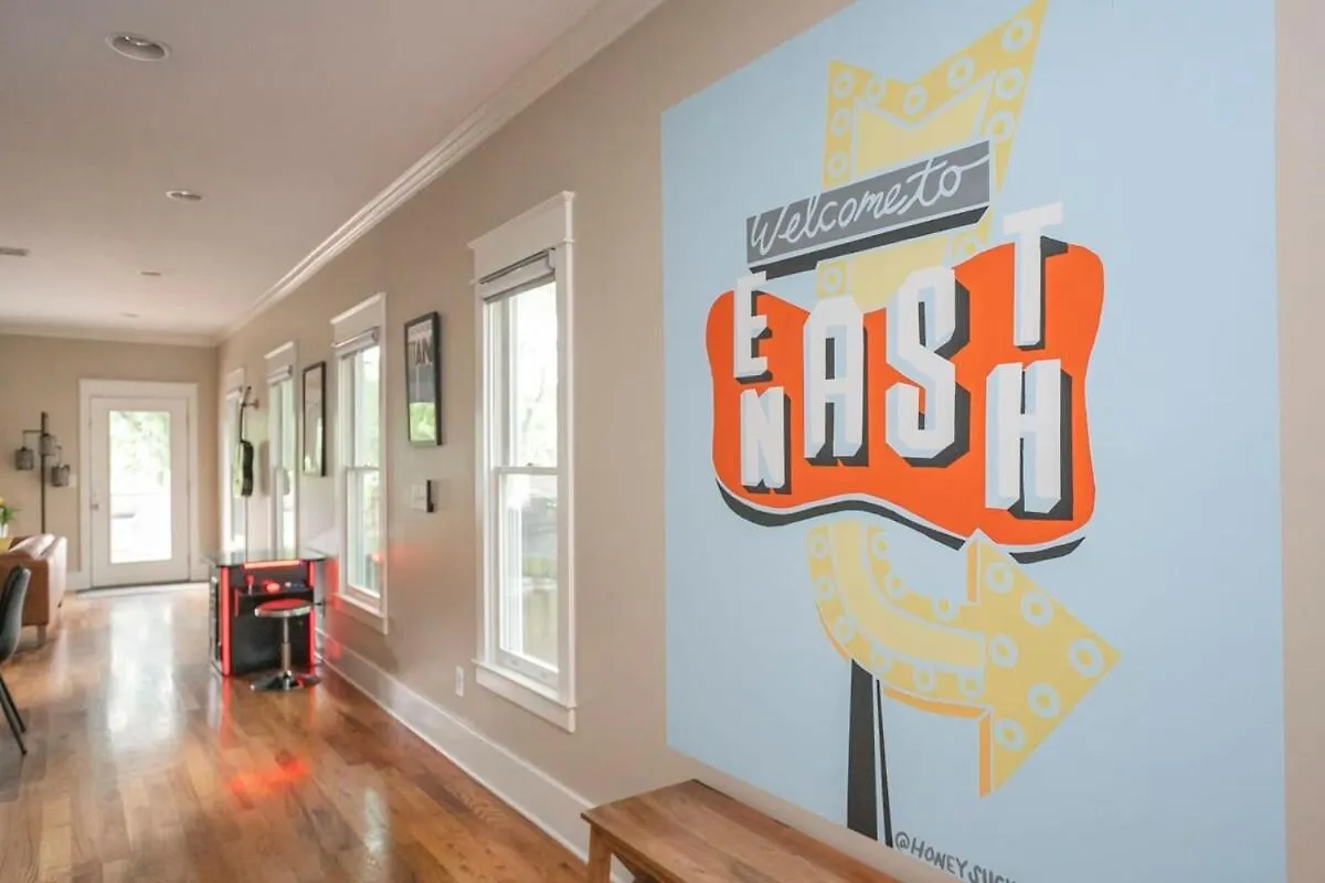 Epic Deck 4 Miles To Dwntn Arcade Games & More Nashville Holiday home